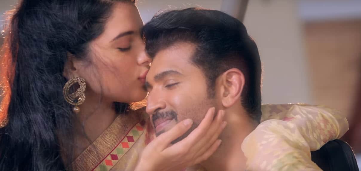 Inayae Song Lyrics From Thadam